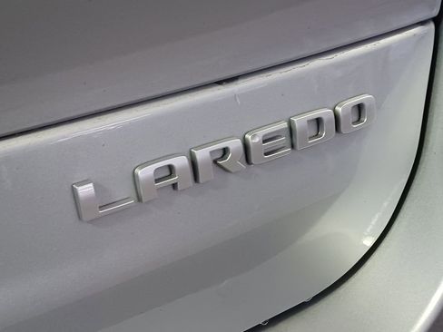 Used 2024 Jeep Grand Cherokee L Laredo image 10