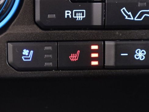 Used 2020 Ford F150 Lariat w/ Trailer Tow Package image 29