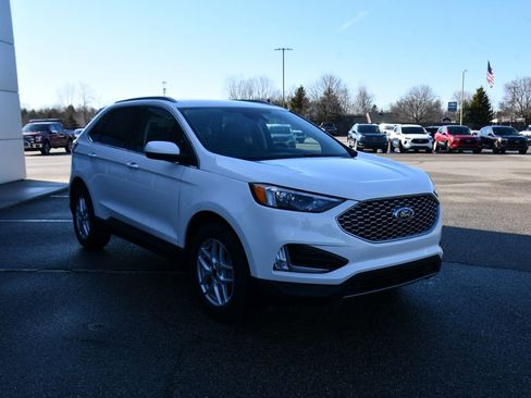 Used 2023 Ford Edge SEL w/ Convenience Package image 9
