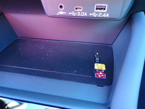 Certified 2025 Subaru Forester Premium image 15