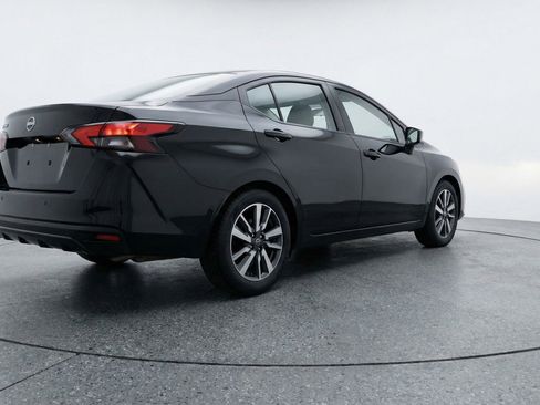 Used 2025 Nissan Versa SV image 9