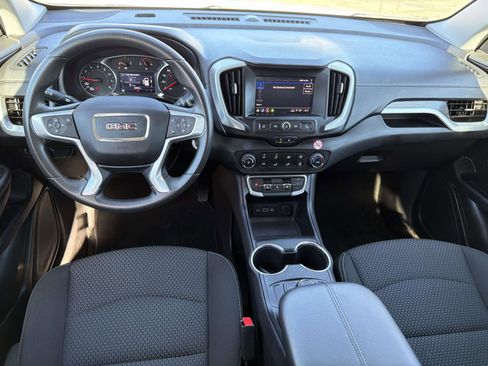 Used 2024 GMC Terrain SLE image 6
