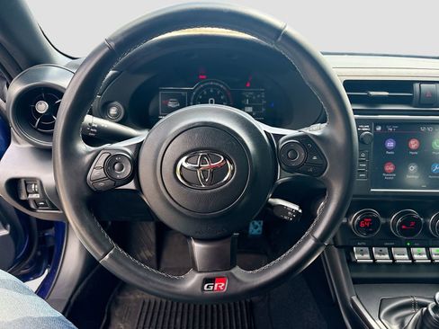 Used 2024 Toyota GR86 Premium RWD image 11