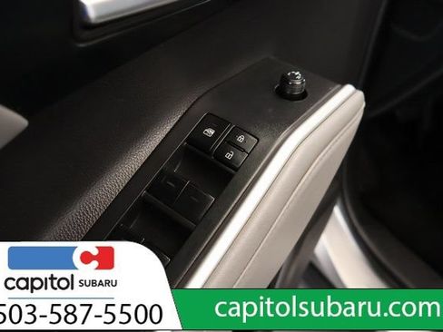 Used 2022 Toyota Highlander XLE AWD/4WD image 12