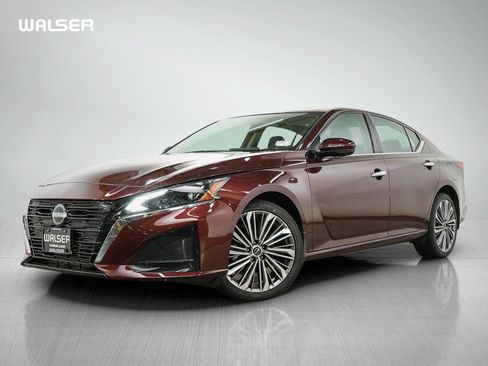 Used 2024 Nissan Altima 2.5 SL AWD/4WD image 1