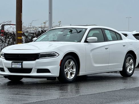 Certified 2022 Dodge Charger SXT w/ Leather Interior Group image 8
