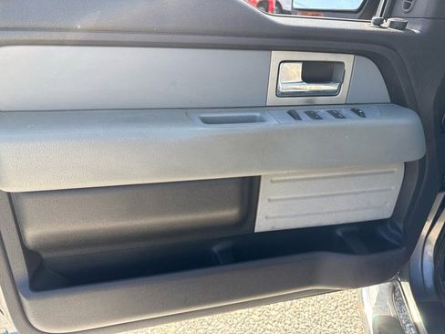 Used 2011 Ford F150 XLT w/ XLT Chrome Pkg image 14
