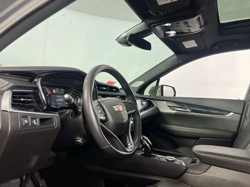 Used 2025 Cadillac XT6 Premium Luxury image 25