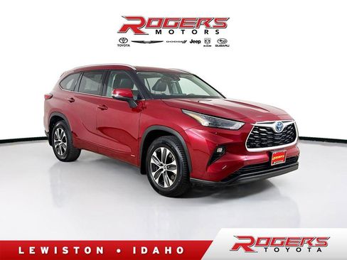 Used 2022 Toyota Highlander XLE image 1