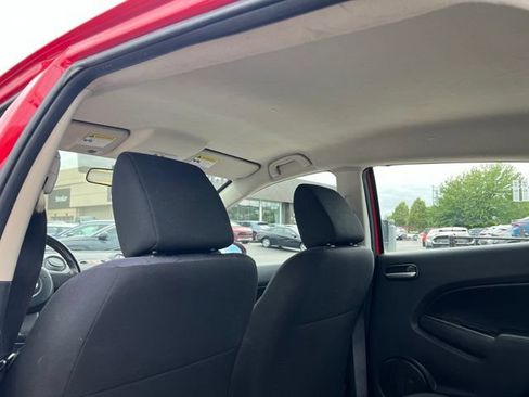 Used 2011 MAZDA MAZDA2 Sport FWD image 10