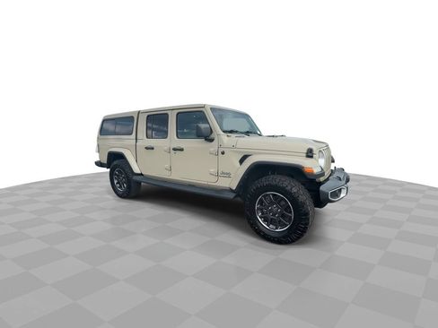 Used 2022 Jeep Gladiator Overland w/ LED Lighting Group AWD/4WD image 2