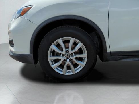 Used 2020 Nissan Rogue SV FWD image 26