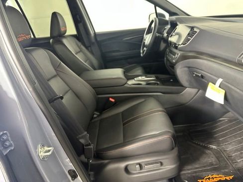Used 2025 Honda Ridgeline TrailSport image 27