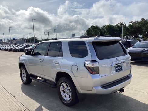 Used 2022 Toyota 4Runner SR5 RWD image 5
