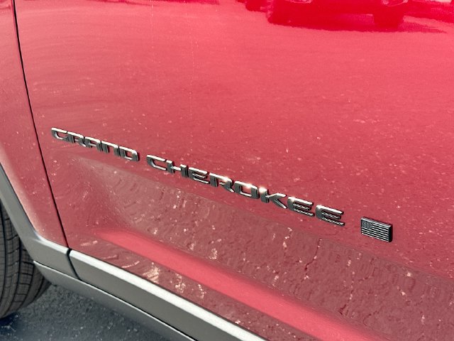 New 2026 Jeep Grand Cherokee Altitude AWD/4WD image 19