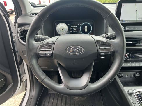 Certified 2022 Hyundai Kona Limited w/ Cargo Package FWD image 13