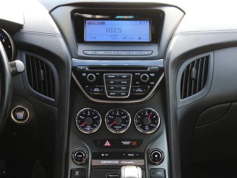 Used 2015 Hyundai Genesis 3.8 RWD image 31