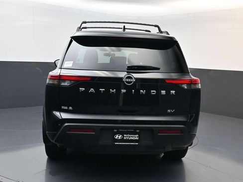 Used 2024 Nissan Pathfinder SV w/ Lighting Package (N92) FWD image 4