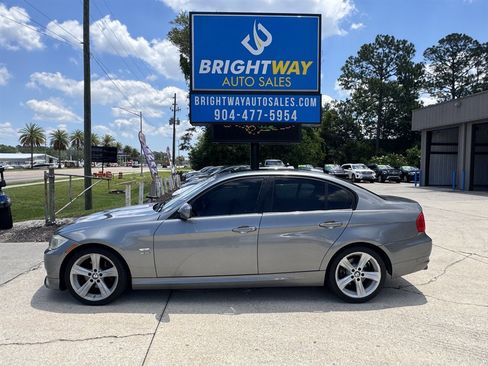 Used 2011 BMW 328i xDrive Sedan AWD/4WD image 2