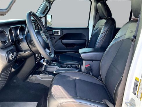Used 2023 Jeep Gladiator Sport AWD/4WD image 10