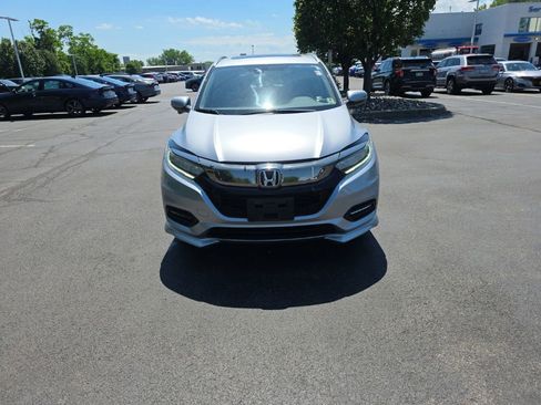 Used 2019 Honda HR-V Touring image 2