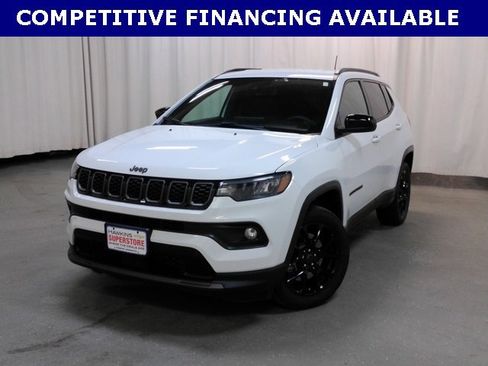 Used 2025 Jeep Compass Latitude w/ Altitude Special Edition image 9
