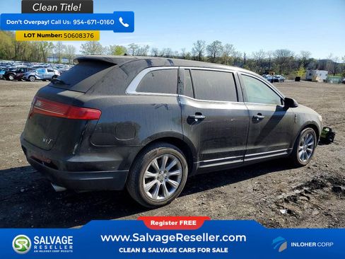 Used 2019 Lincoln MKT AWD image 4