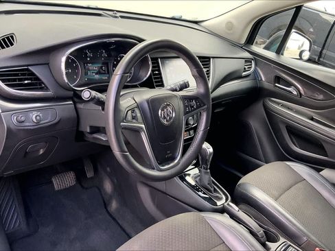 Used 2018 Buick Encore Preferred FWD image 2