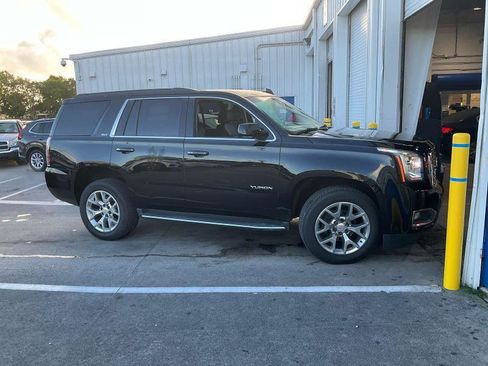 Used 2018 GMC Yukon SLT image 2