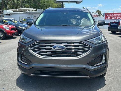 Used 2019 Ford Edge Titanium FWD image 4