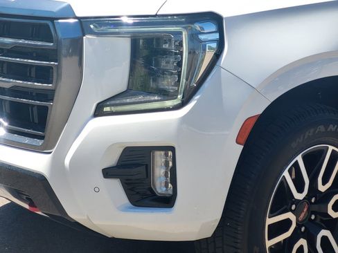 Used 2022 GMC Yukon XL AT4 AWD/4WD image 10