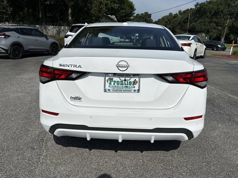 Used 2025 Nissan Sentra SV FWD image 4