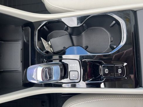 New 2026 Volvo XC40 B5 Ultra w/ Protection Package Premier AWD/4WD image 25