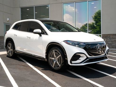 Used 2023 Mercedes-Benz EQS 450+ SUV image 8