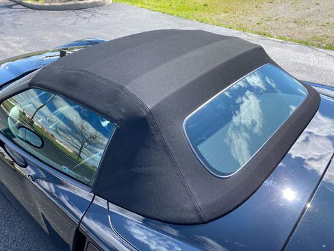 Used 2006 Chevrolet Corvette Convertible w/ Preferred Equipment Group RWD image 18