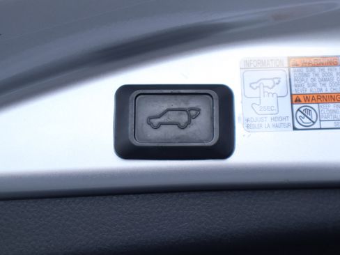 Used 2016 Toyota RAV4 XLE image 33