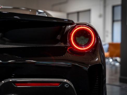 Used 2020 Ferrari 488 Pista Coupe image 18