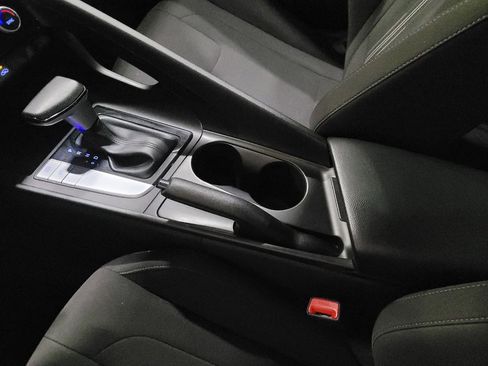 Used 2023 Hyundai Elantra SEL image 26