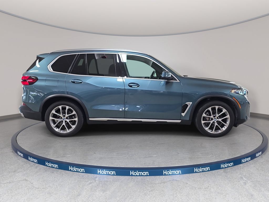 Certified 2024 BMW X5 xDrive40i w/ Premium Package AWD/4WD image 4