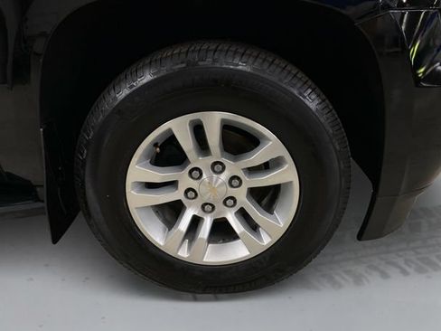 Used 2019 Chevrolet Suburban LT AWD/4WD image 16