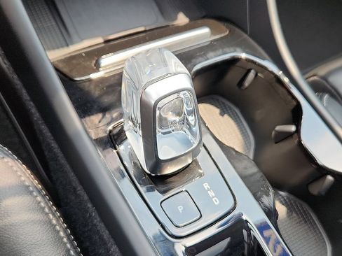 Used 2024 Volvo XC40 B5 Plus w/ Climate Package AWD/4WD image 10