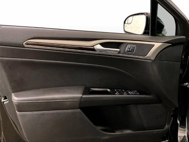 Used 2015 Ford Fusion SE w/ Equipment Group 202A FWD image 23