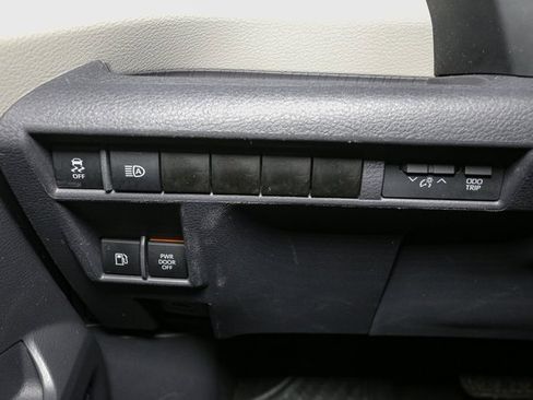 Used 2021 Toyota Sienna LE image 29