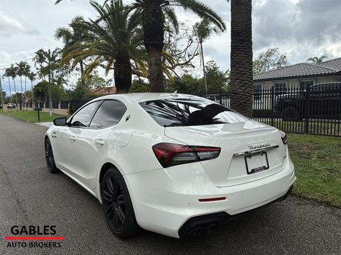 Used 2023 Maserati Ghibli Modena image 13