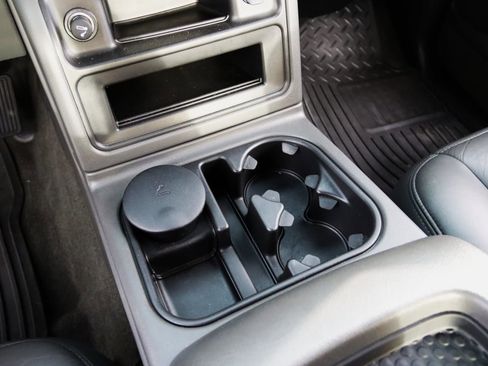 Used 2004 GMC Sierra 3500 SLT w/ Heavy-Duty Power Package image 26