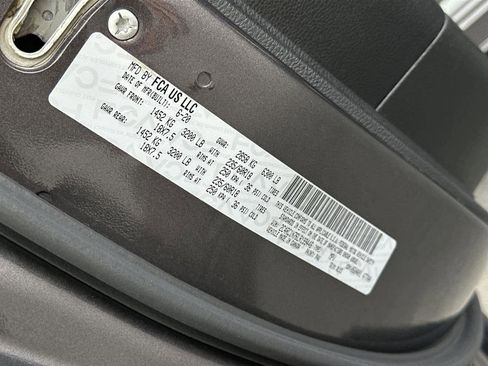 Used 2020 Chrysler Pacifica Limited w/ Advanced Safetytec Group image 22