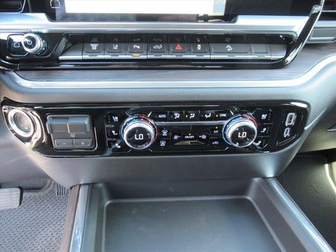 New 2026 GMC Sierra 2500 SLT w/ SLT Premium Package image 25