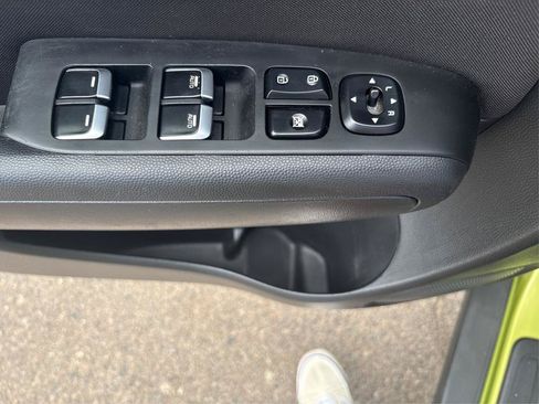 Used 2018 Kia Soul + FWD image 38