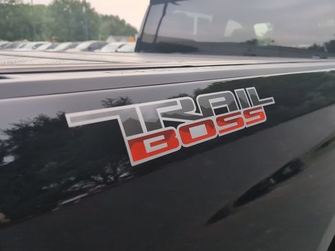 Used 2021 Chevrolet Silverado 1500 Custom Trail Boss AWD/4WD image 6