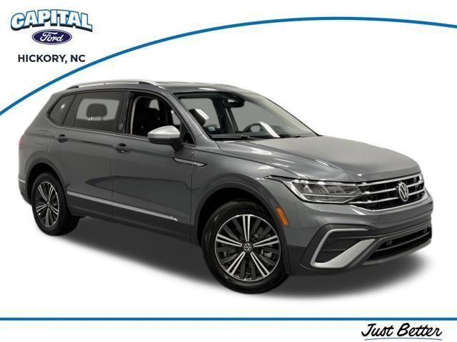 Used 2024 Volkswagen Tiguan Wolfsburg Edition FWD image 1